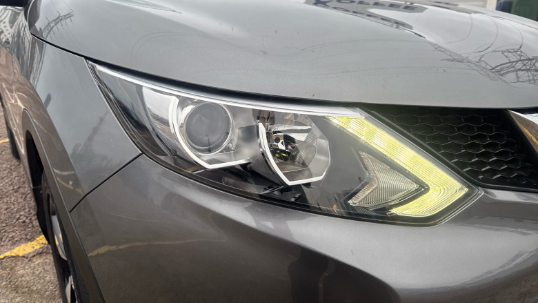 Nissan Qashqai 1.6 DiG-T N-Connecta 5dr Petrol Hatchback